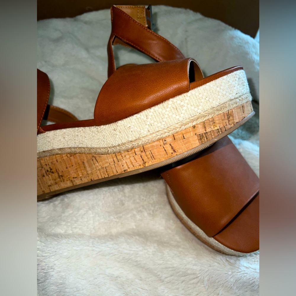 NEW Platform sandals